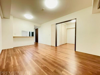 �@��15���̍L�X���r���O�ŉƑ��Ƃ̎��Ԃ��؂ɂł��܂��B