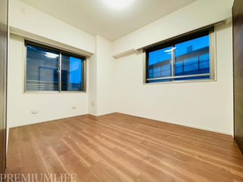 �@2�ʍ̌��Ŗ��邢�A���ʂ��̗ǂ��m��