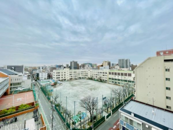 �@�X����]�ł��鎺������̒��]