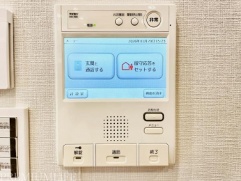 �@���S�̃��j�^�[�t���C���^�[�t�H��