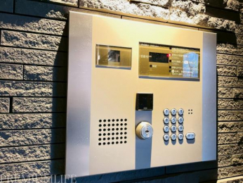 �@�I�[�g���b�N�t���Ŗh�Ə�����S