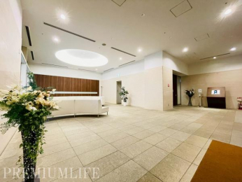 �@���q�ɂ��D��ۂȍ��������郍�r�[