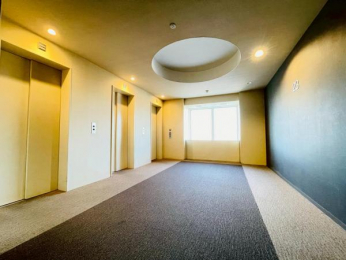 �@�d���ו���x�r�[�J�[�̈ړ����X���[�Y�ȃG���x�[�^�[����