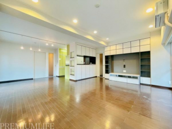 �@21�����̍L�X���r���O�ł��낰�܂��B