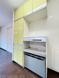 �@�Ɠd���u����L�b�`���I��ݒu