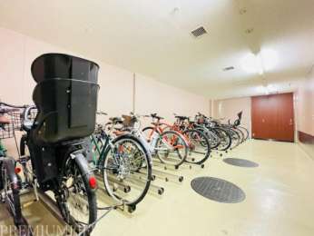 �@�~�n���ɂ͒��֏������