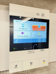 �@�y���j�^�[�t���C���^�[�z���z