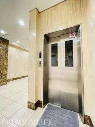 �@�d���ו���x�r�[�J�[�̈ړ����X���[�Y�ȃG���x�[�^�[����