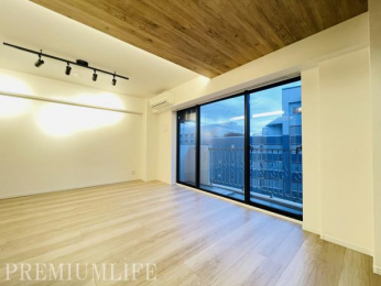 �@�L���ɗ]�T������Ƌ�̔z�u�����₷�����r���O