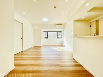 �@�e�����Ɍq����X���[�Y�Ȑ����������m�ۂ��ꂽ�݌v