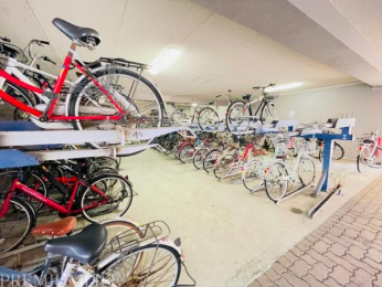 �@�~�n���ɂ͒��֏������