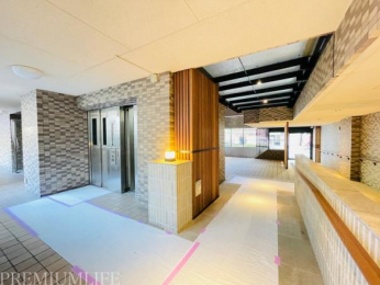 �@�G���x�[�^�[�t���ňړ����y�X