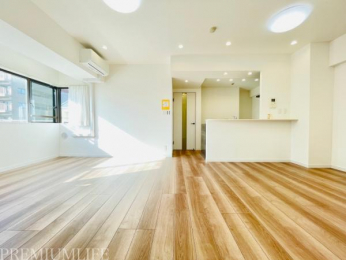 �@�Ƌ��u���Ă���Ƃ肪���郊�r���O