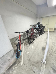 �@�������ԏ�ƃo�C�N�u����A�����t���̒��֏ꂪ����܂��i��v�m�F�j