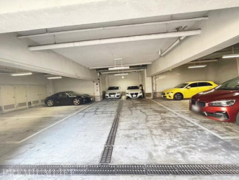 �@�������ԏ�ƃo�C�N�u����A�����t���̒��֏ꂪ����܂��i��v�m�F�j