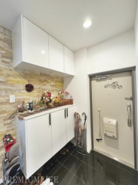 �@�Ƒ����o�}����L�X�������ցB���[���[�����Ă���̂��Y��ɕۂĂ܂��B