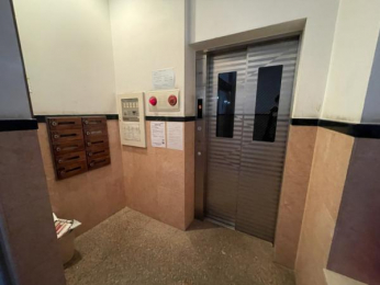 �@�G���x�[�^�[�t���ňړ����y�X