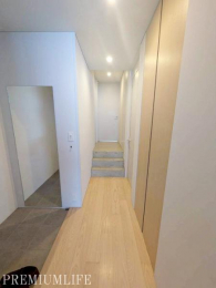 �@���ւ��瑱���L���ɂ�3�i�̃X�e�b�v��ݒu�B��ԂɃ����n�������܂�A�������X���[�Y