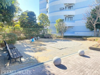 �@����������A�q�ǂ����̂т̂їV�ׂ���B