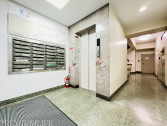 �@�G���x�[�^�[�t���ňړ����y�X