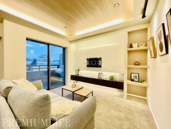 �@�J�����̂���݌v�ŁA������S�n�悭�߂�����㎿�ȃ��r���O