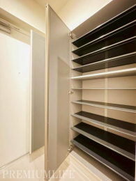 �@��e�ʃV���[�Y�N���[�N�Ō��ւ�������