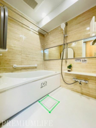 �@����̔�������������o�X���[��