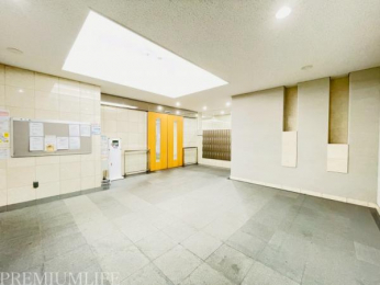 �@���r�[�ɂ̓I�[�g���b�N������A�Z�L�����e�B�ʂ����S