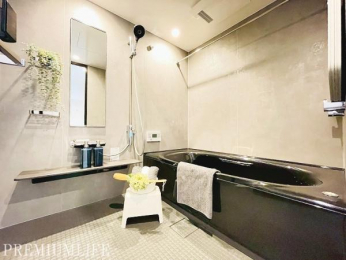 �@������u����J�E���^�[��~���[������A����̓��������K�ɂȂ�o�X���[��