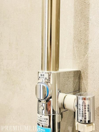 �@�����ɂ̓����^�b�`�ŏ򐅂ɐ؂�ւ����鐅���B