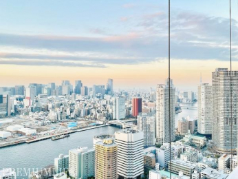 �@���E���L����C�����̗ǂ����]�����́B