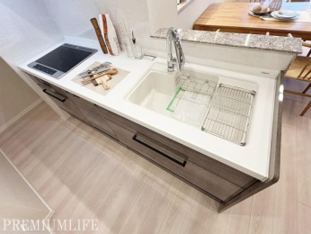 �@��ƃX�y�[�X���L�X�Ƃ����L�b�`��