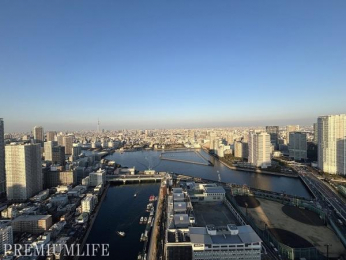 �@�X�J�C�c���[��]�ށA���C�Ȃ�ł͂̍L���肠��i�F�B