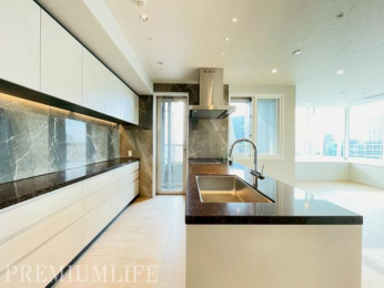 �@���[�L�x�Ŗ��邭�A�Ǝ������ɂ��z�����ꂽ�g������̗ǂ��V�X�e���L�b�`��