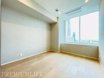 �@���邢�z���������Ղ荷�����ށA�S�n�悳�ɕ�܂ꂽ���K�ȗm��