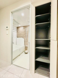 �@���ւ���o�X�^�I���A��܂Ȃǂ����[����̂ɏd�󂷂郊�l���ɂ��������܂��B