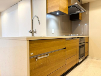 �@�򐅊�t���̍L���L�b�`��