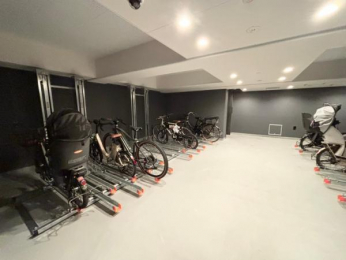 �@�~�n���ɂ͒��֏������