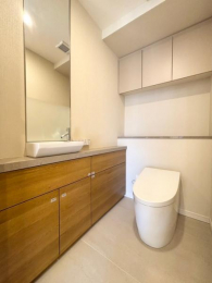 �@�g�C���ɂ��R���p�N�g�Ȑ��ʑ�