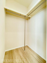 �@��e�ʃE�H�[�N�C���N���[�[�b�g�t���ŁA���[�͂ɗD�ꂽ�Z���