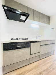 �@�H�튣���@�A3���K�X�R�����A�O�����������ɕ֗��ȋ@�\�����ڂ̃L�b�`��