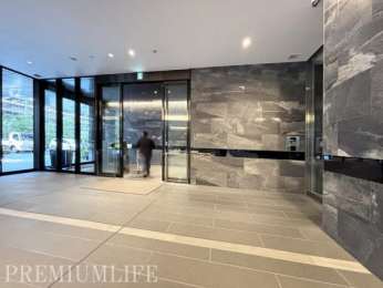 �@���������ӂ��G���g�����X��Ԃ��A�����̋A��Ԃ���ʂȂЂƂƂ���