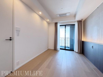 �@�傫�ȑ����玩�R�����L����A�J�����Ɩ��邳�����˔������m��