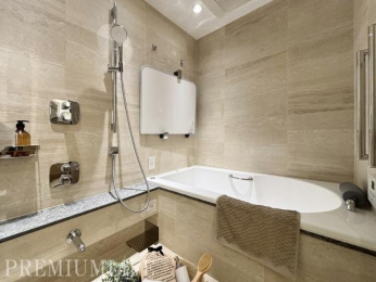 �@����̔����������Ɩ�����A���났�ɖ������㎿�ȃo�X���[�����