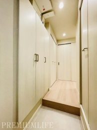 �@�K�v�\���ȍL�����m�ۂ��A���X�g���₷���ɔz�����ꂽ���փX�y�[�X