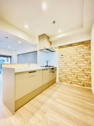 �@��l����ł���Ƃ肠��L�����m�ۂ����A���K�ȃL�b�`���X�y�[�X