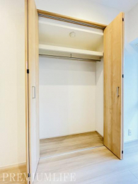 �@�L�x�Ȏ��[�X�y�[�X���m�ۂ��A���������������萮������݌v