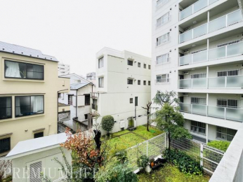 �@�΂�g�߂Ɋ������鉸�₩�Ȍi�F���A�S��a�܂��Ă���܂�