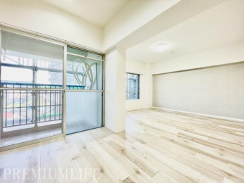 �@�V���v���ŖO���̂��Ȃ��f�U�C�������͂́A���S�n�̗ǂ����r���O���