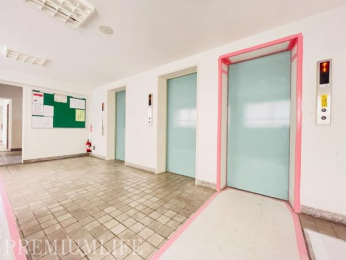 �@�d���ו���x�r�[�J�[�̈ړ����X���[�Y�ȃG���x�[�^�[����